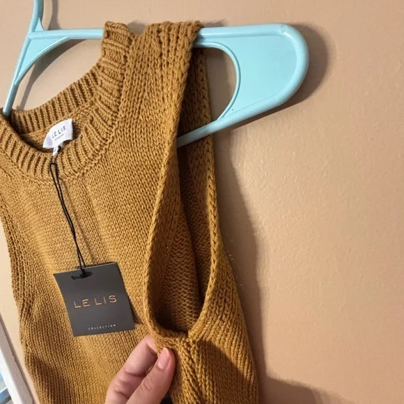 NWT Le Lis Collections women’s cropped sleeveless sweater Small - Picture 14 of 14